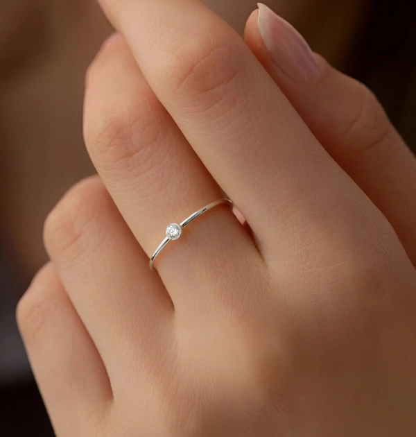 Anillo en oro 18k Petite Diamante Eternity Joyería - Anillos de compromiso y argollas de matrimonio en oro